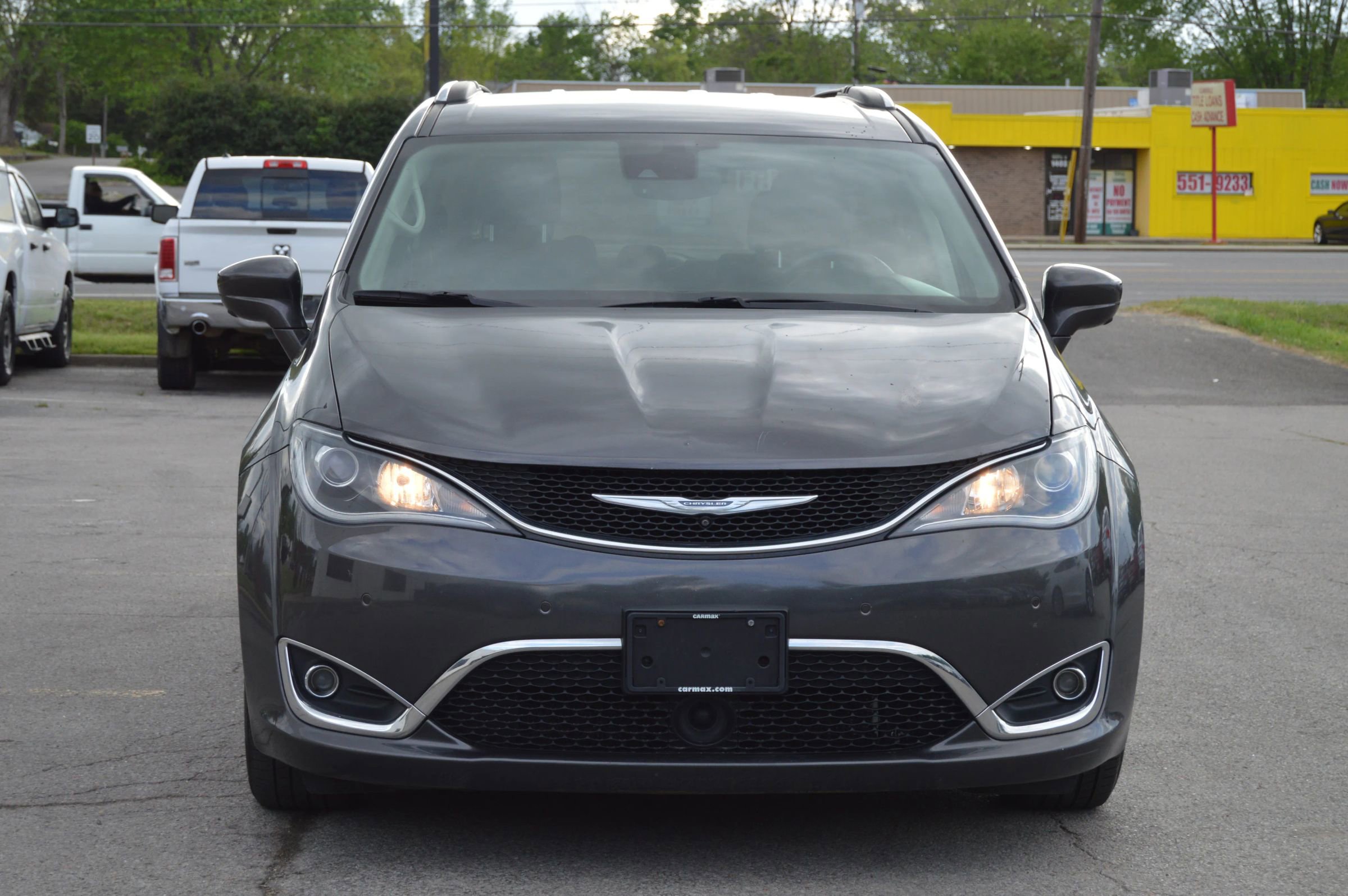 Used 2017 Chrysler Pacifica Touring-L Plus FWD image 3