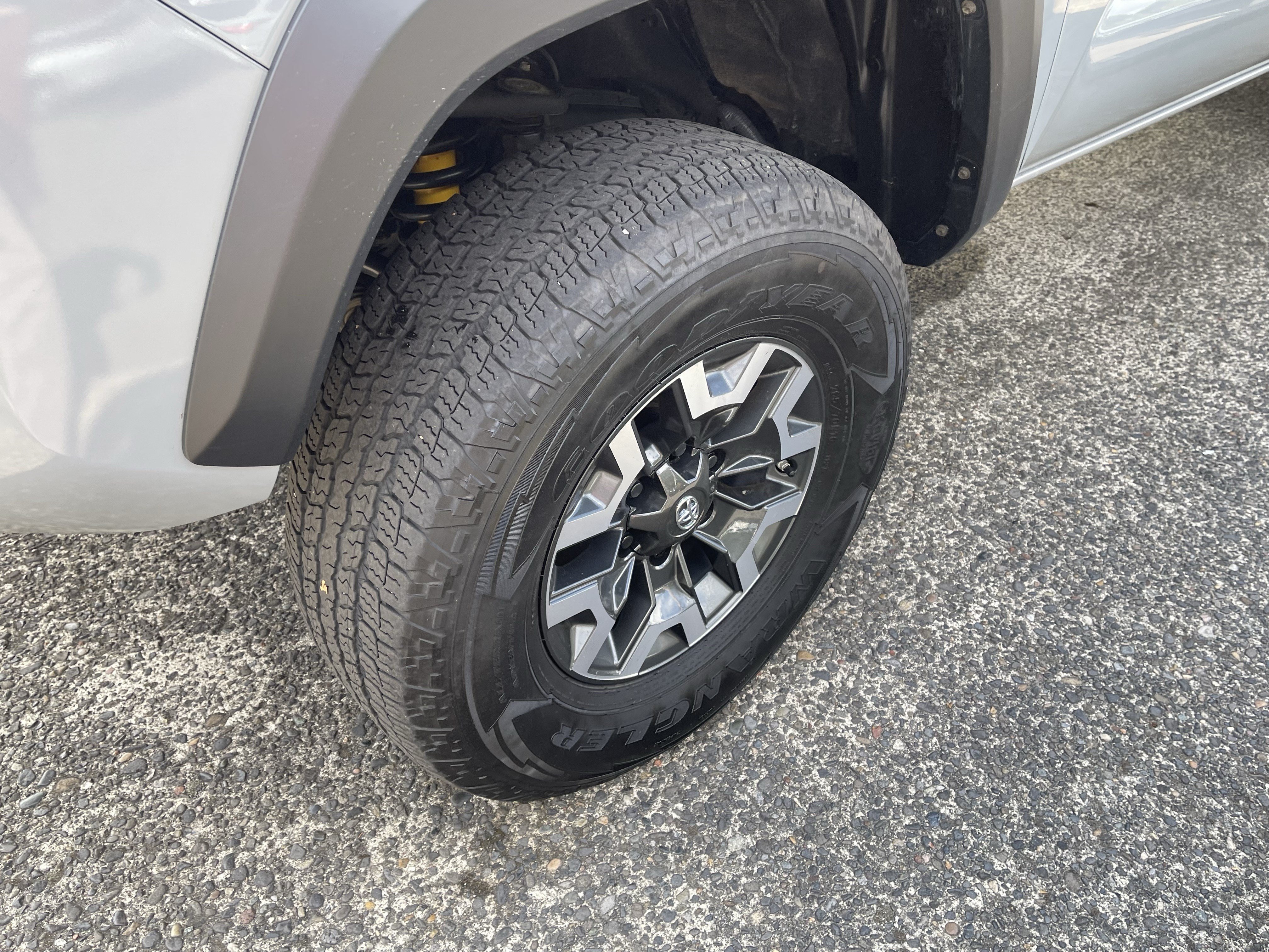 Certified 2018 Toyota Tacoma TRD Off-Road w/ Technology Package AWD/4WD image 7