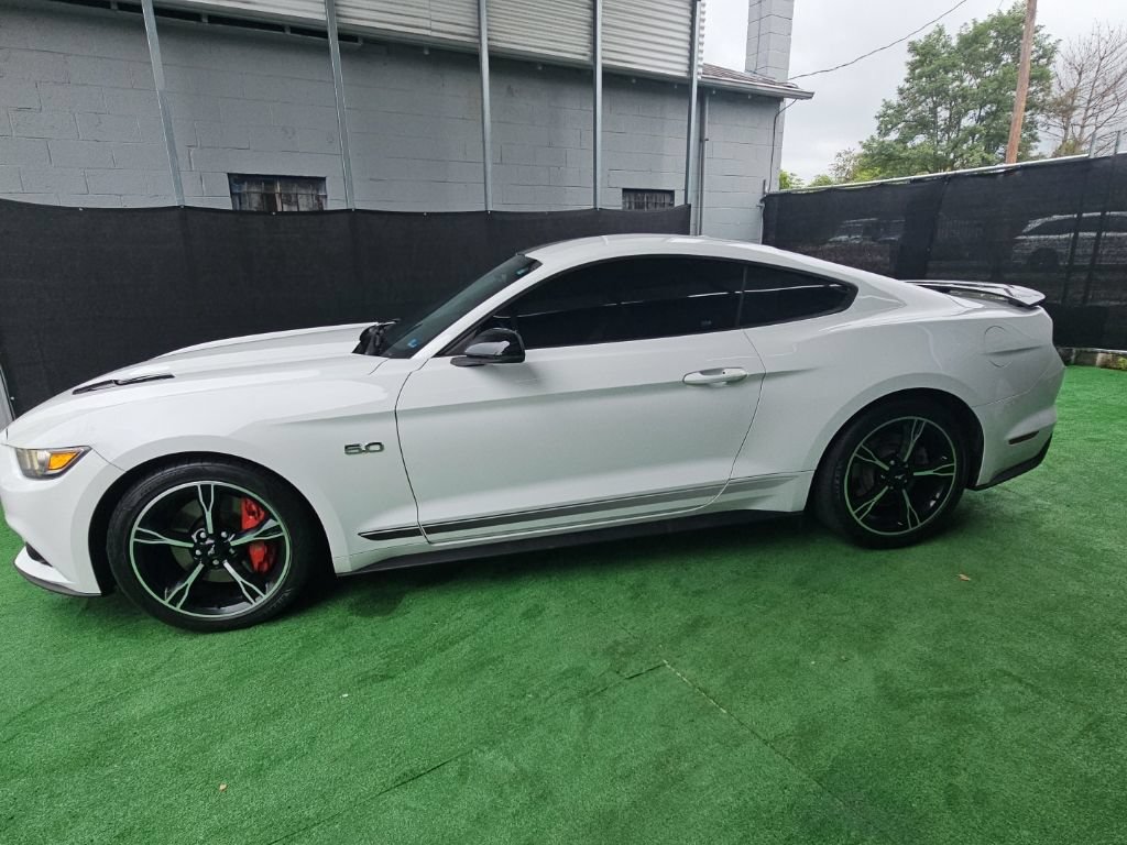 Used 2017 Ford Mustang GT Premium RWD image 6