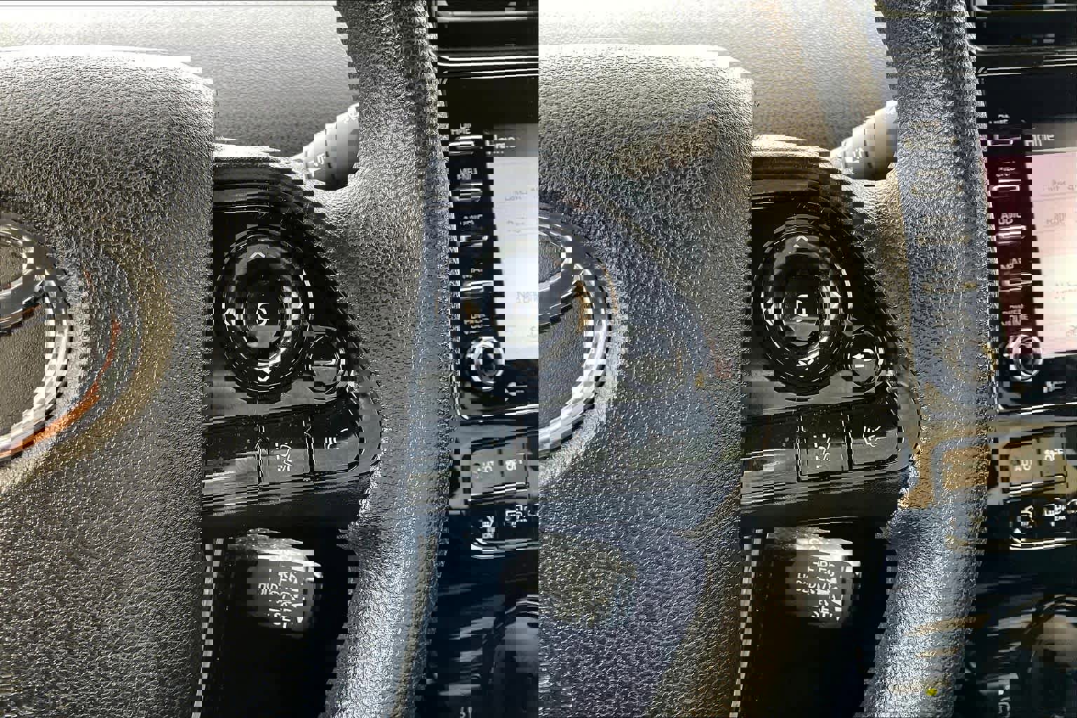 Used 2021 Toyota Prius L Eco image 22