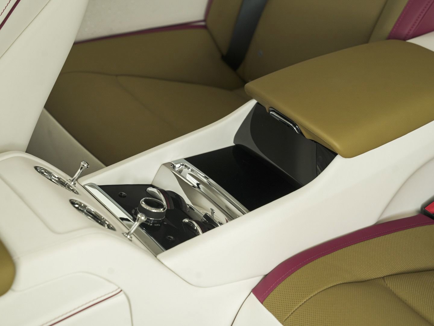 Certified 2024 Rolls-Royce Spectre w/ Spectre Launch Package image 38