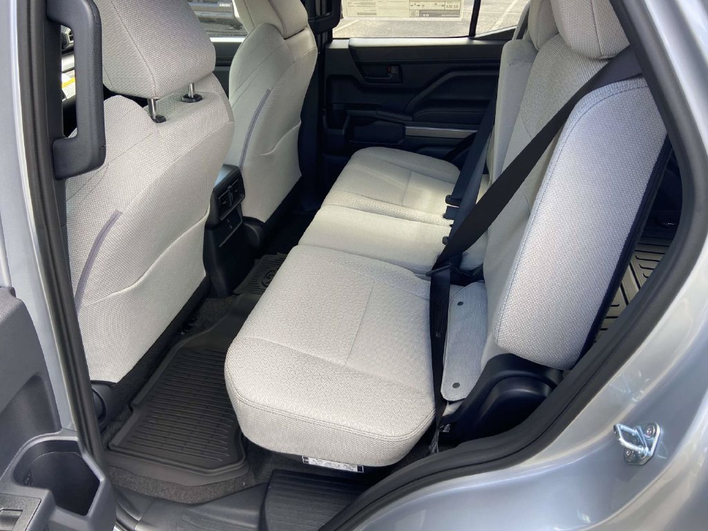 New 2026 Toyota 4Runner SR5 AWD/4WD image 14