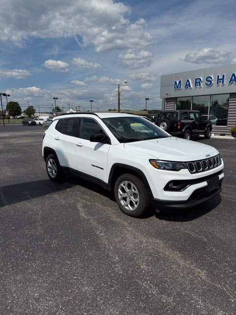 Used 2024 Jeep Compass Latitude AWD/4WD image 31