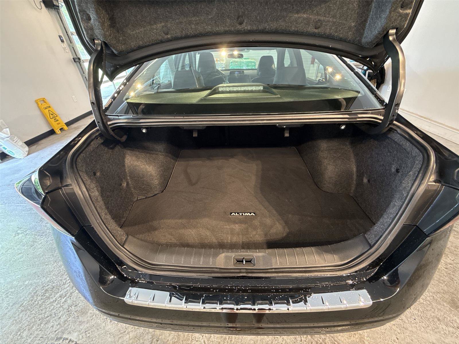 Used 2019 Nissan Altima 2.5 SR w/ SR Premium Package AWD/4WD image 20