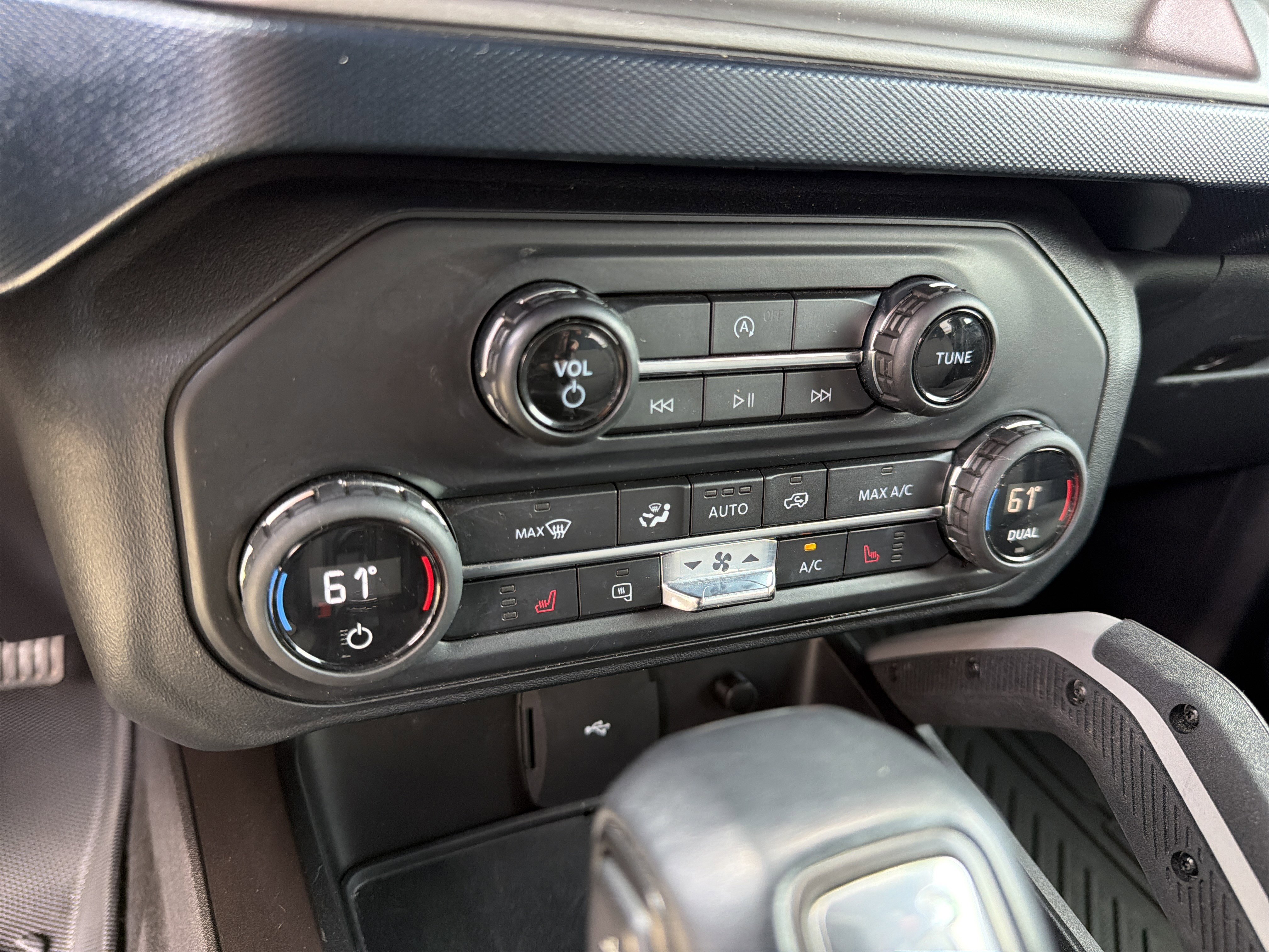 Used 2021 Ford Bronco Outer Banks AWD/4WD image 7