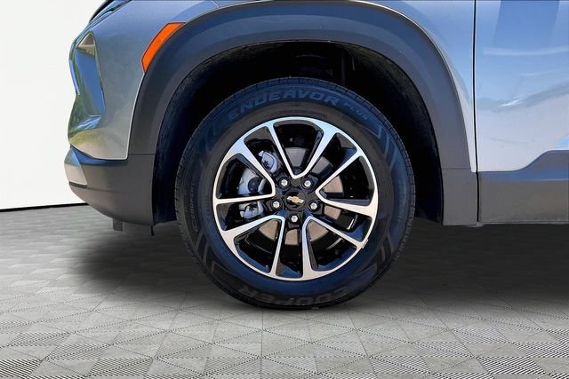 Used 2025 Chevrolet TrailBlazer LT AWD/4WD image 21