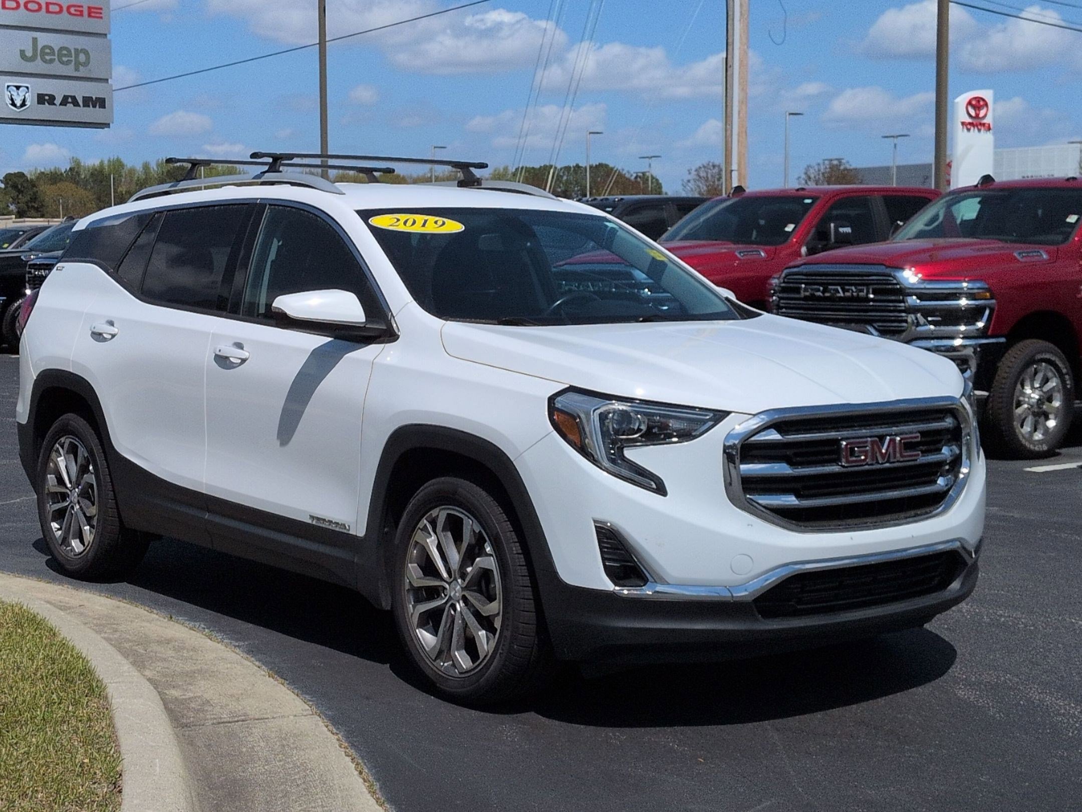 Used 2019 GMC Terrain SLT image 3