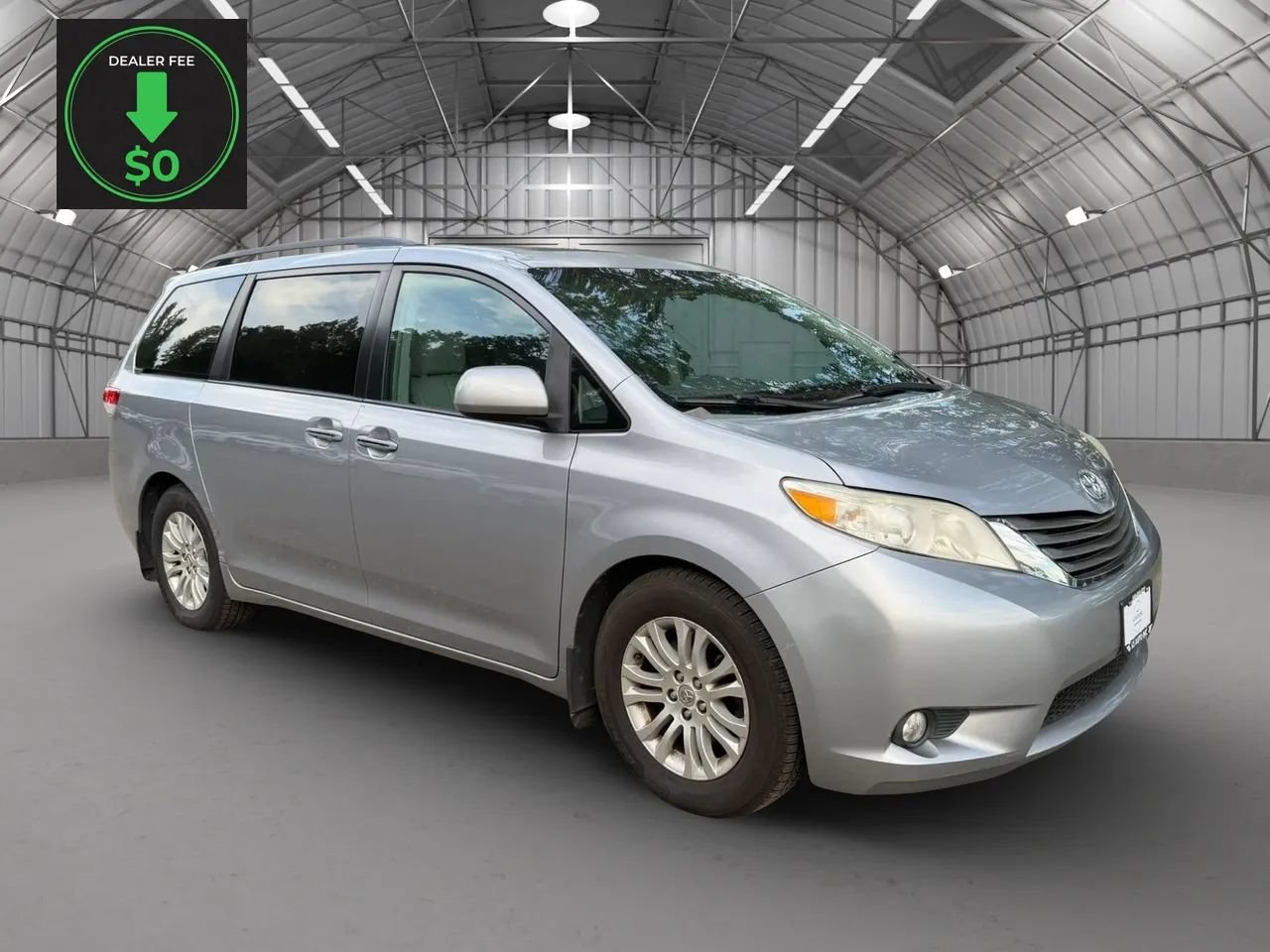 Used 2011 Toyota Sienna XLE w/ Premium Pkg FWD image 3