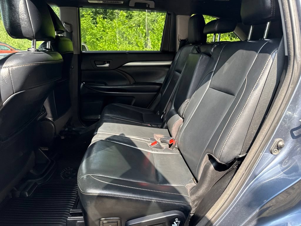 Used 2018 Toyota Highlander XLE AWD/4WD image 31