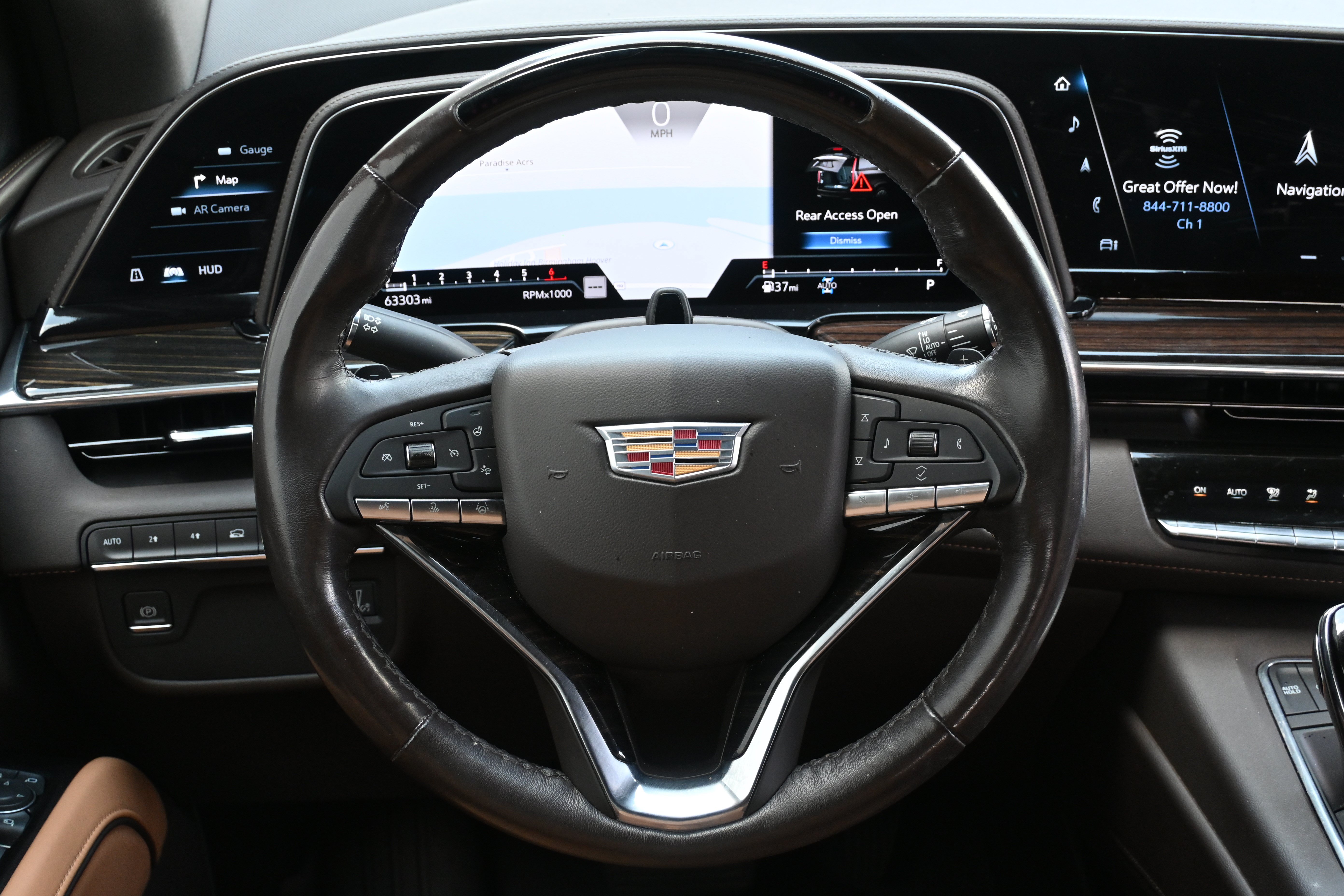 Used 2023 Cadillac Escalade Premium Luxury AWD/4WD image 17
