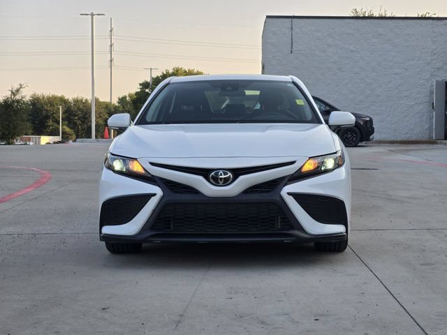 Used 2021 Toyota Camry SE w/ Cold Weather Package AWD/4WD image 2