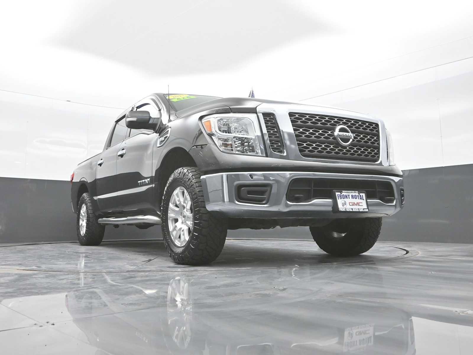 Used 2017 Nissan Titan SV AWD/4WD image 34