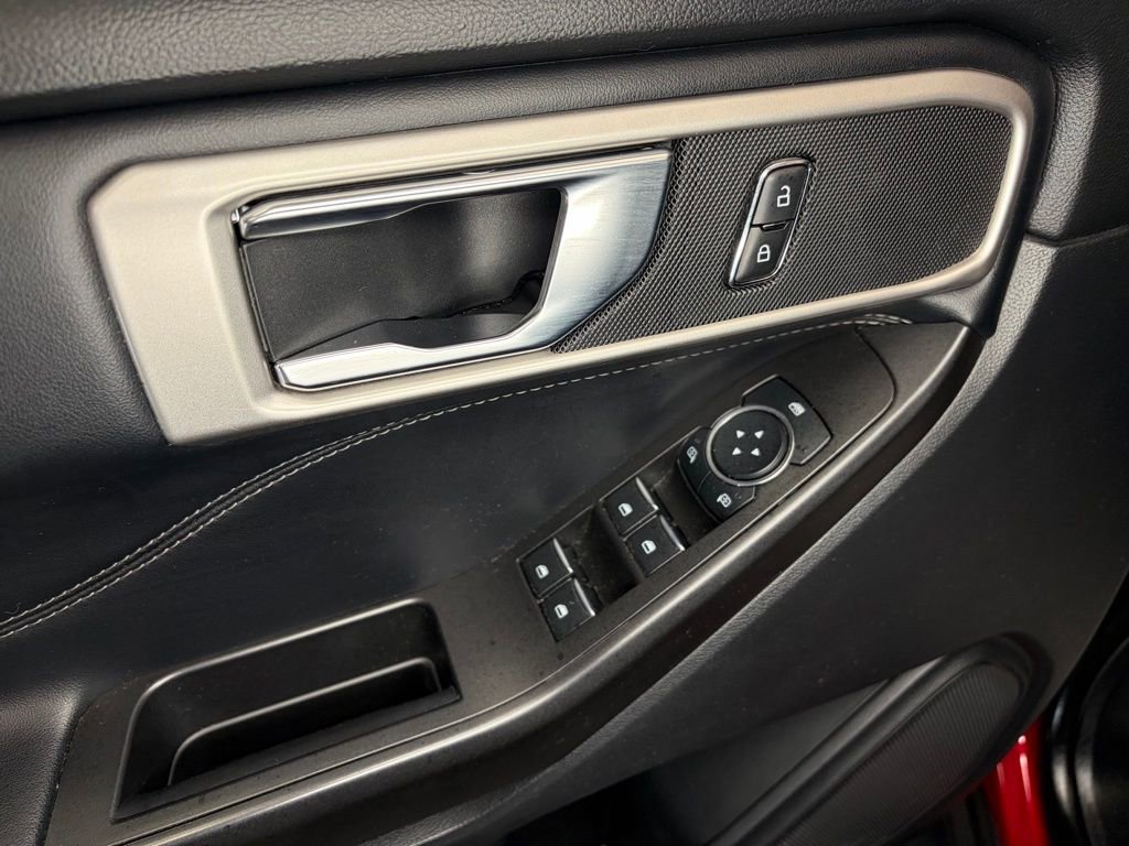 Used 2020 Ford Explorer XLT w/ Equipment Group 202A image 17