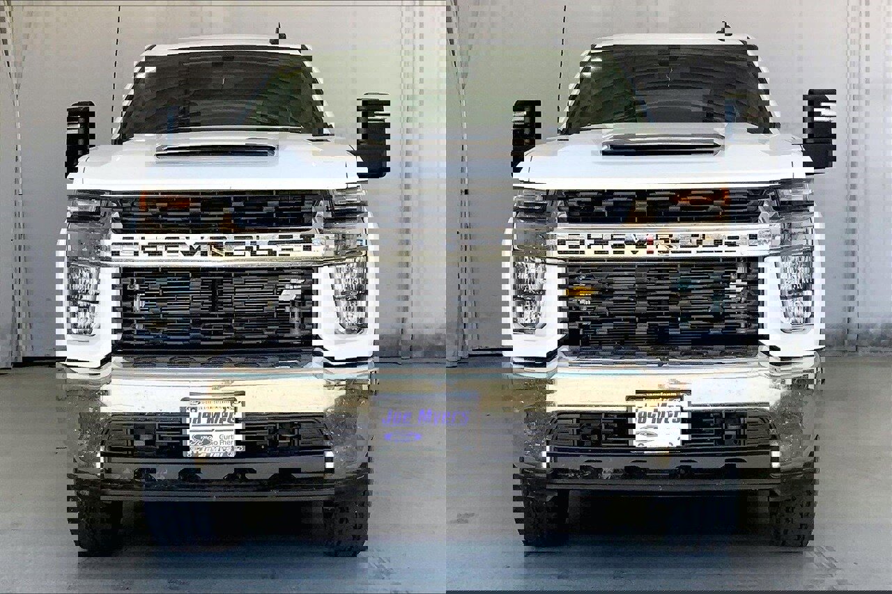 Used 2023 Chevrolet Silverado 2500 LT w/ Snow Plow Prep/Camper Package image 3