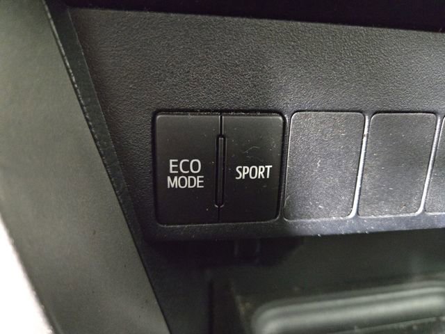 Used 2018 Toyota RAV4 XLE image 27