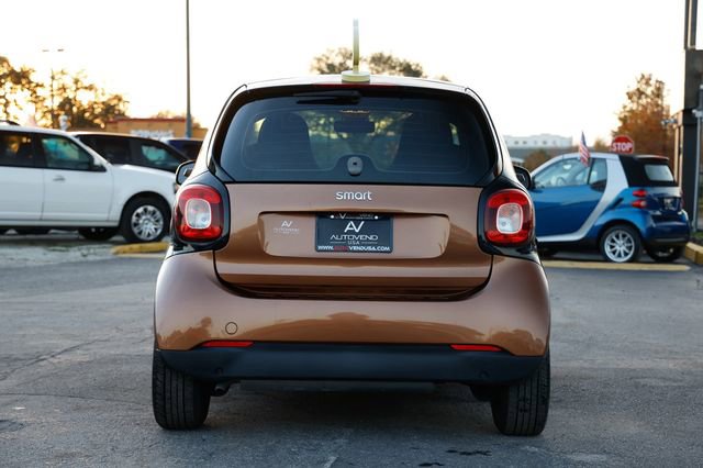 Used 2016 smart fortwo passion image 11