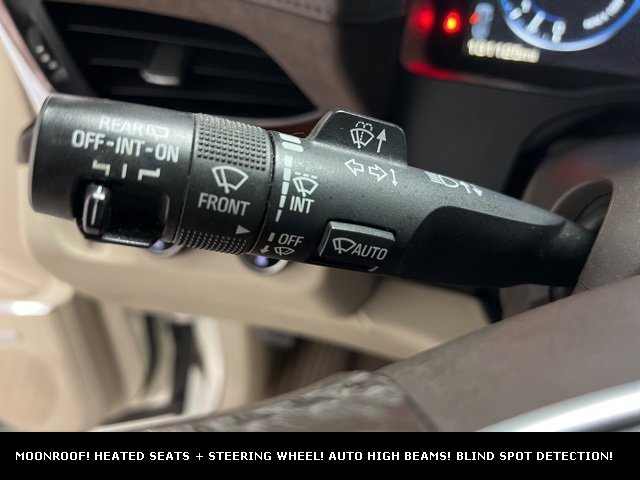 Used 2015 Cadillac Escalade Luxury image 24