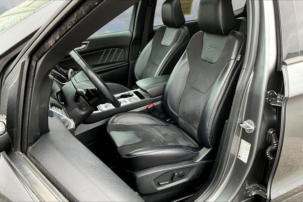 Used 2022 Ford Edge ST w/ Equipment Group 401A AWD/4WD image 23