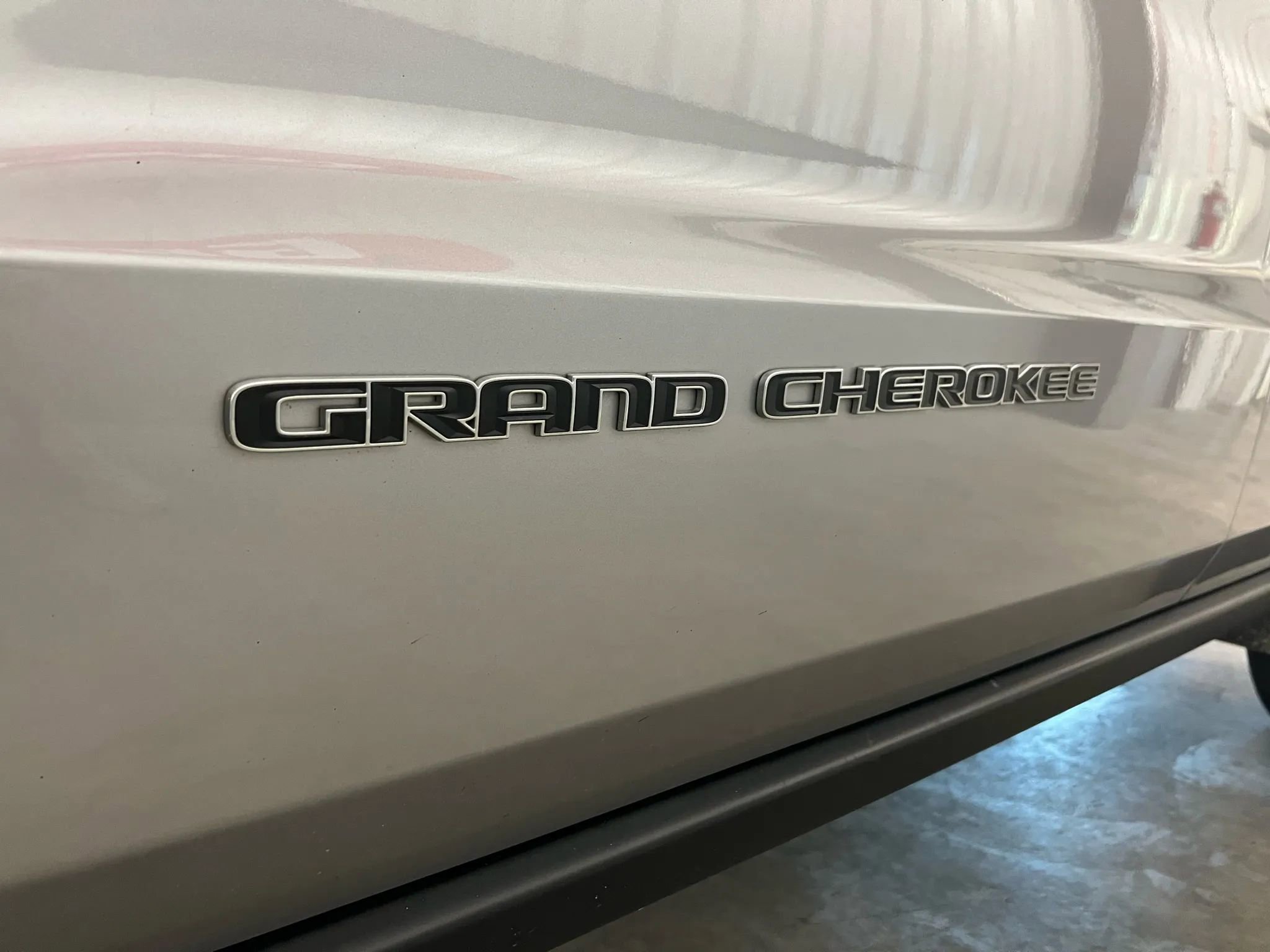 Used 2019 Jeep Grand Cherokee Limited image 13