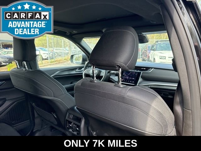 Used 2025 Jeep Grand Cherokee Laredo X AWD/4WD image 25