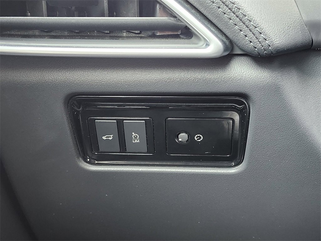 Used 2019 Jaguar F-PACE Prestige image 24