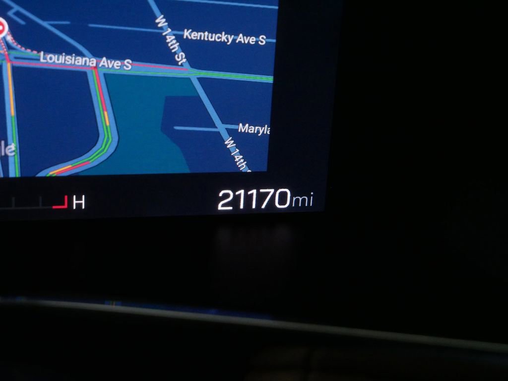 Used 2023 GMC Canyon Denali image 29