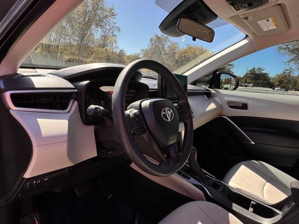 Used 2024 Toyota Corolla Cross L image 35