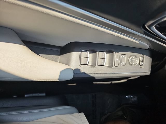 Used 2023 Acura Integra FWD image 25