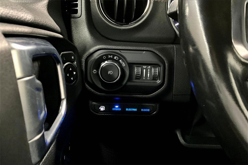 Used 2022 Jeep Wrangler Unlimited Sahara image 15