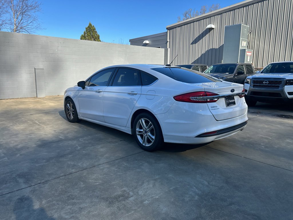 Used 2018 Ford Fusion SE image 5