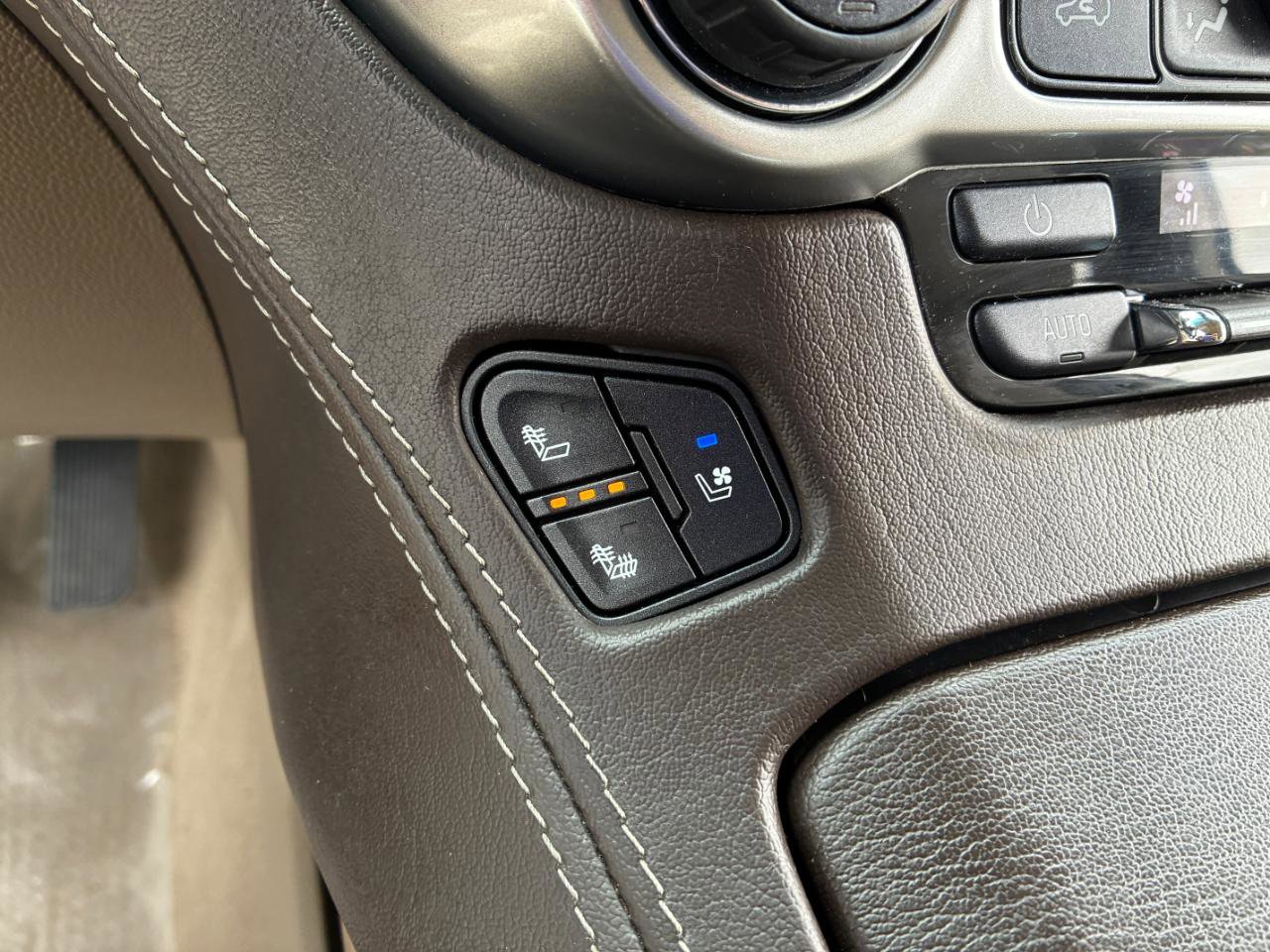 Used 2020 Chevrolet Suburban Premier RWD image 31