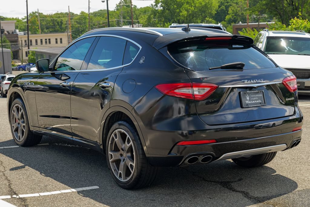 Used 2017 Maserati Levante S AWD/4WD image 5