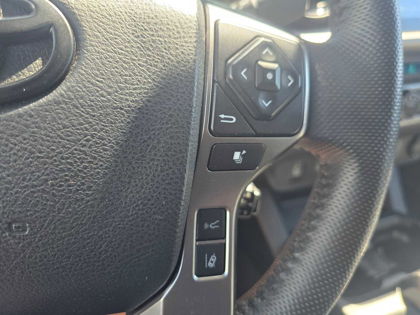 Used 2023 Toyota Tacoma SR5 AWD/4WD image 30