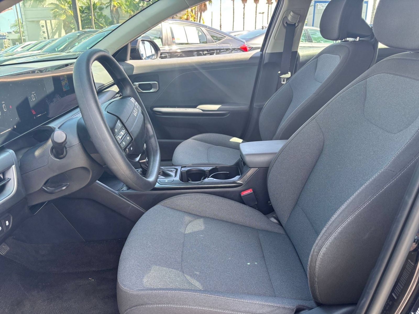 Used 2025 Kia K4 FWD image 25