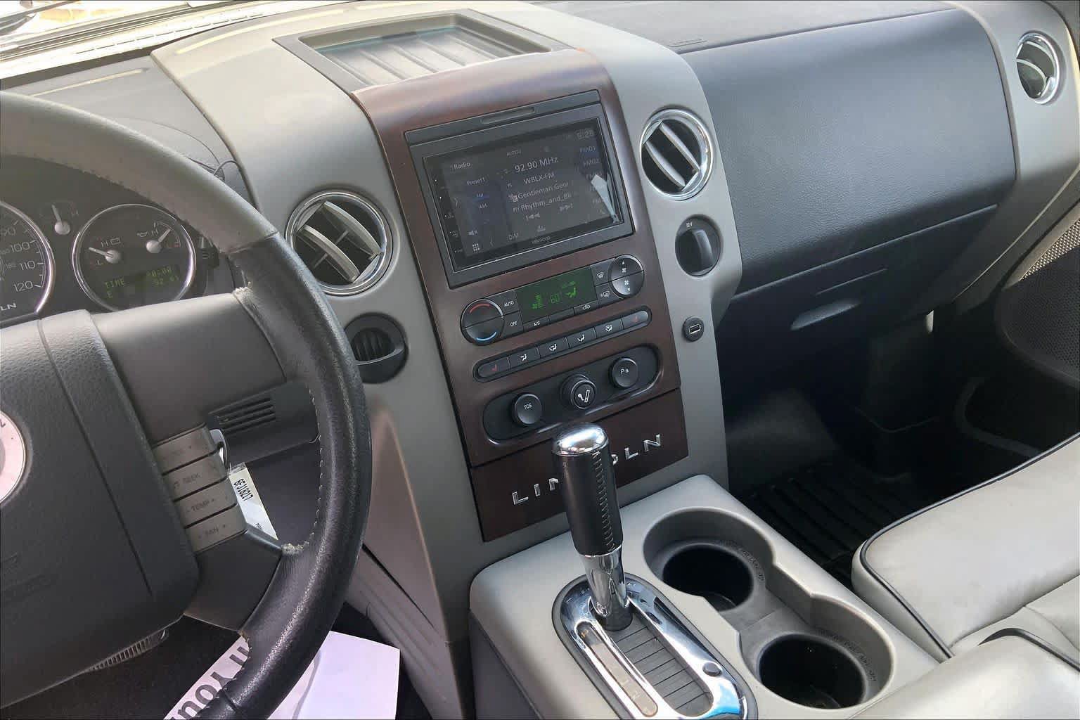 Used 2006 Lincoln Mark LT 2WD image 6