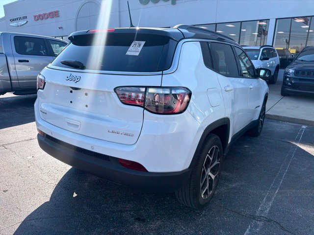 Used 2024 Jeep Compass Limited AWD/4WD image 8
