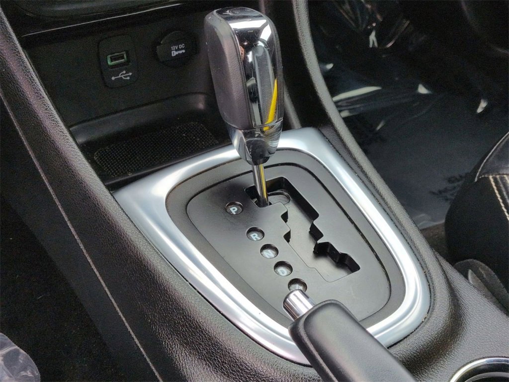 Used 2014 Chrysler 200 Limited w/ Sun/Sound Group image 14