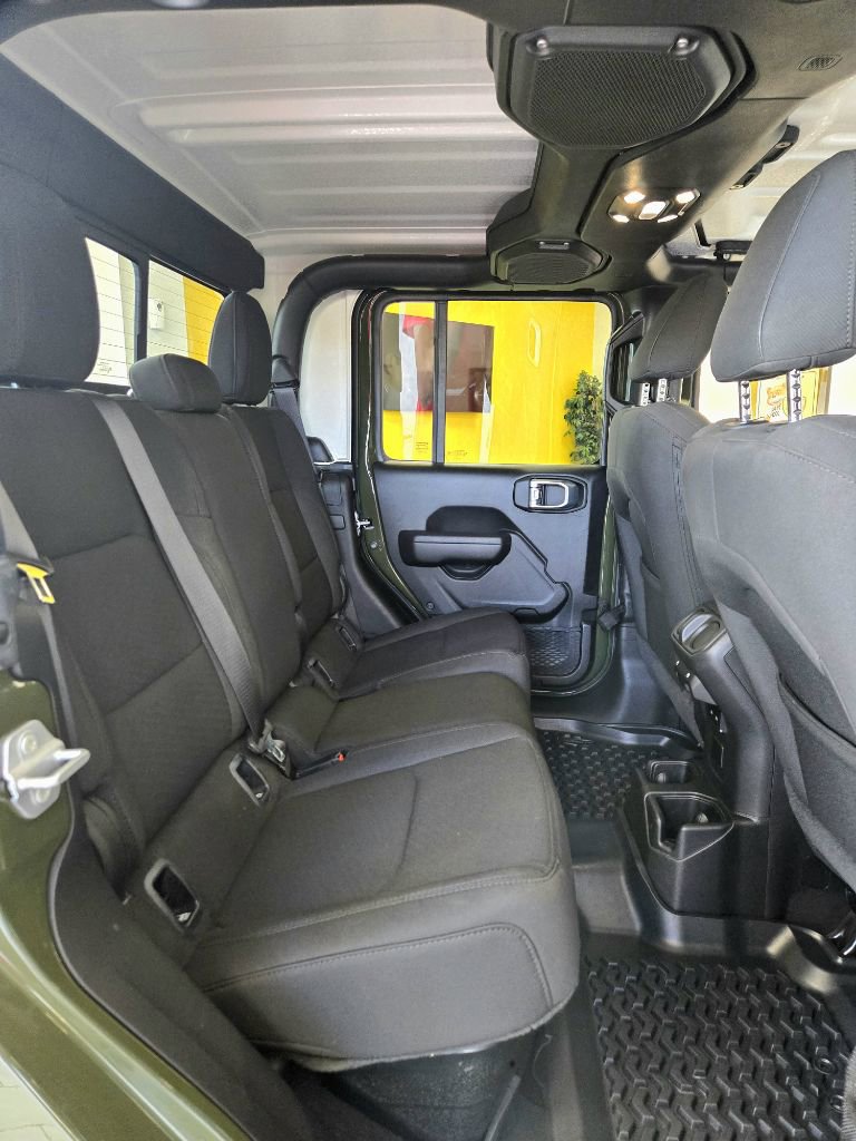 Used 2022 Jeep Gladiator Sport image 17