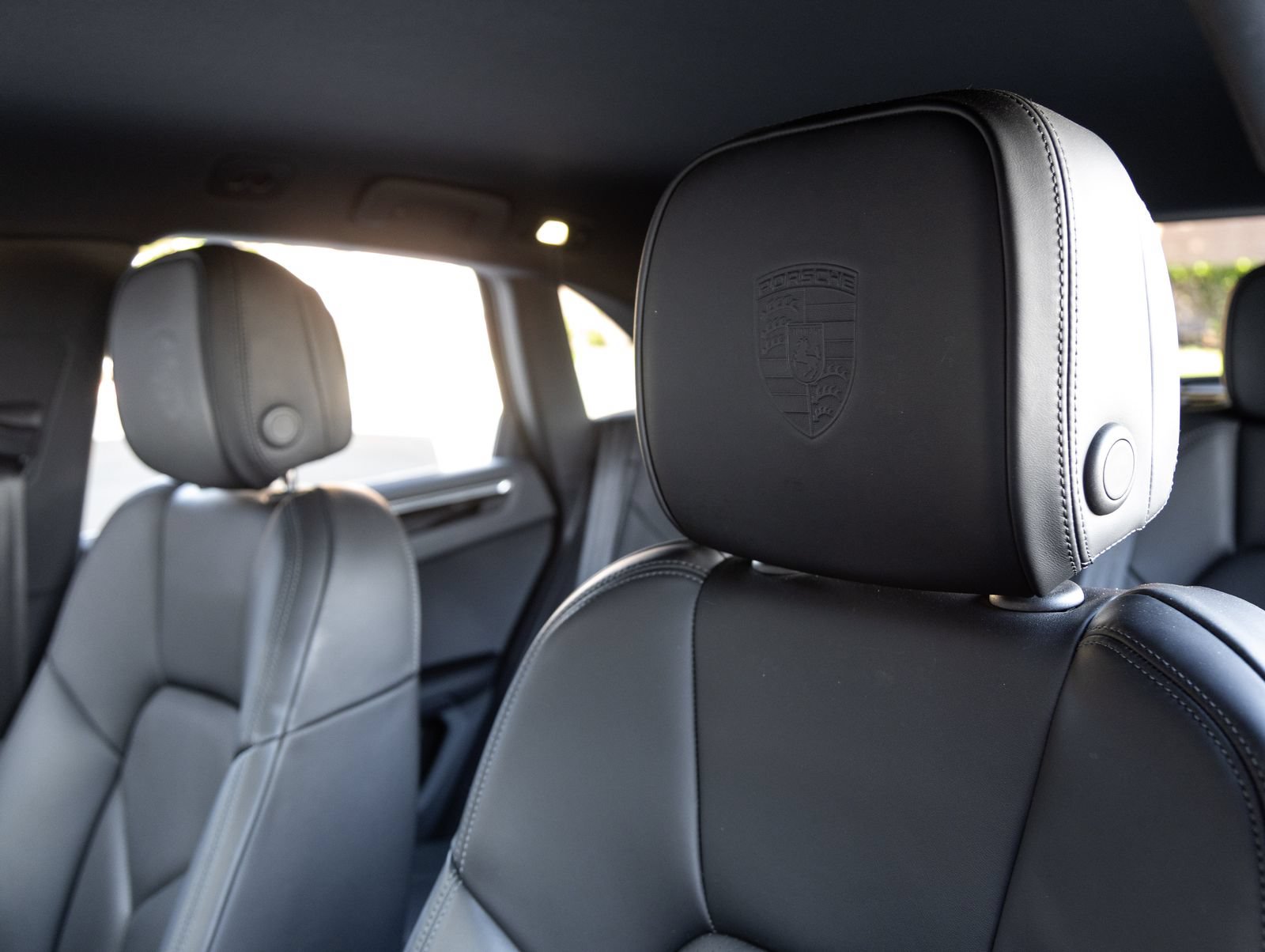 Certified 2023 Porsche Macan S AWD/4WD image 22