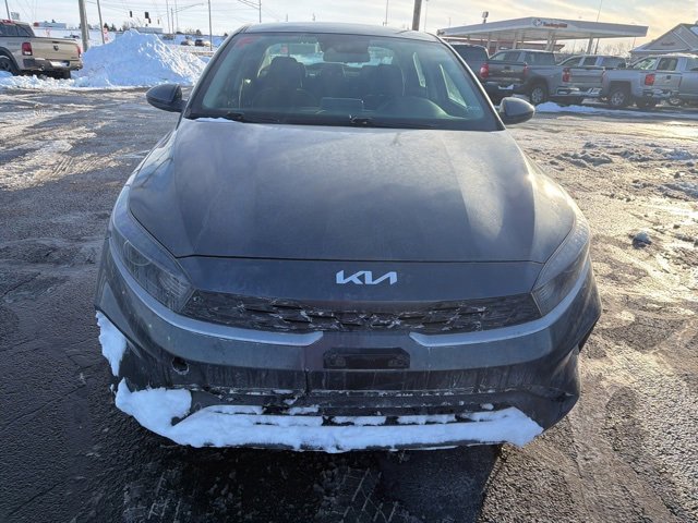 Used 2022 Kia Forte LXS image 2
