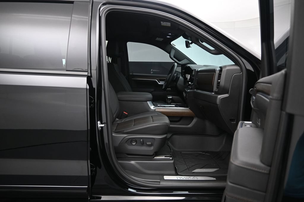 Used 2026 Chevrolet Silverado 1500 High Country w/ Midnight Edition AWD/4WD image 29