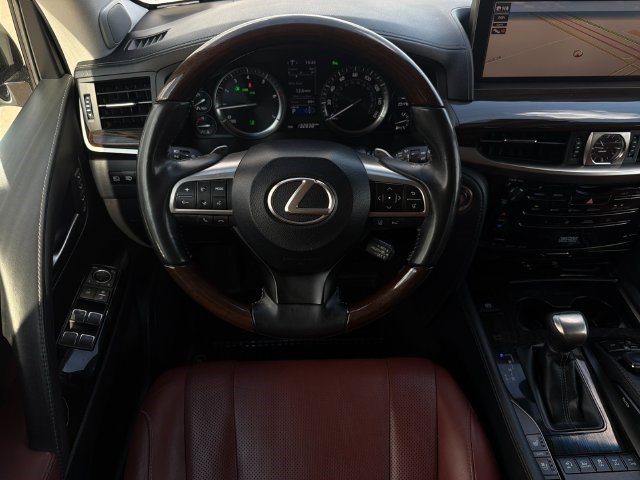 Used 2019 Lexus LX 570 4WD w/ Luxury Package image 15