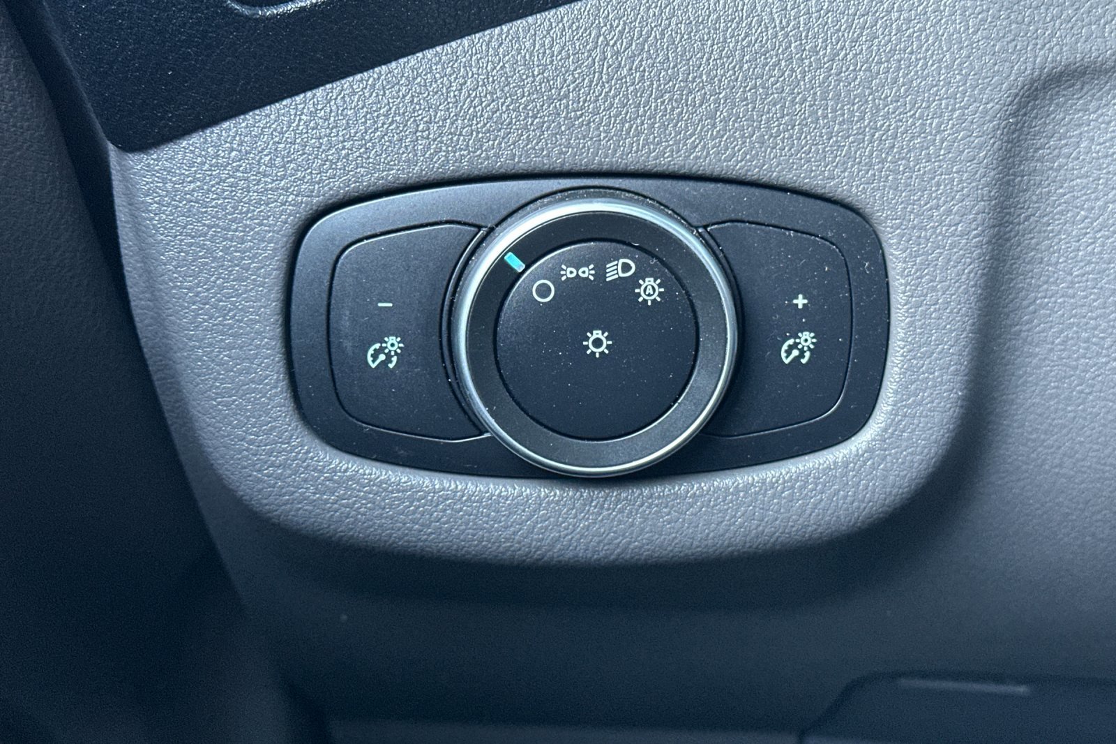 Used 2020 Ford Transit Connect XL image 26