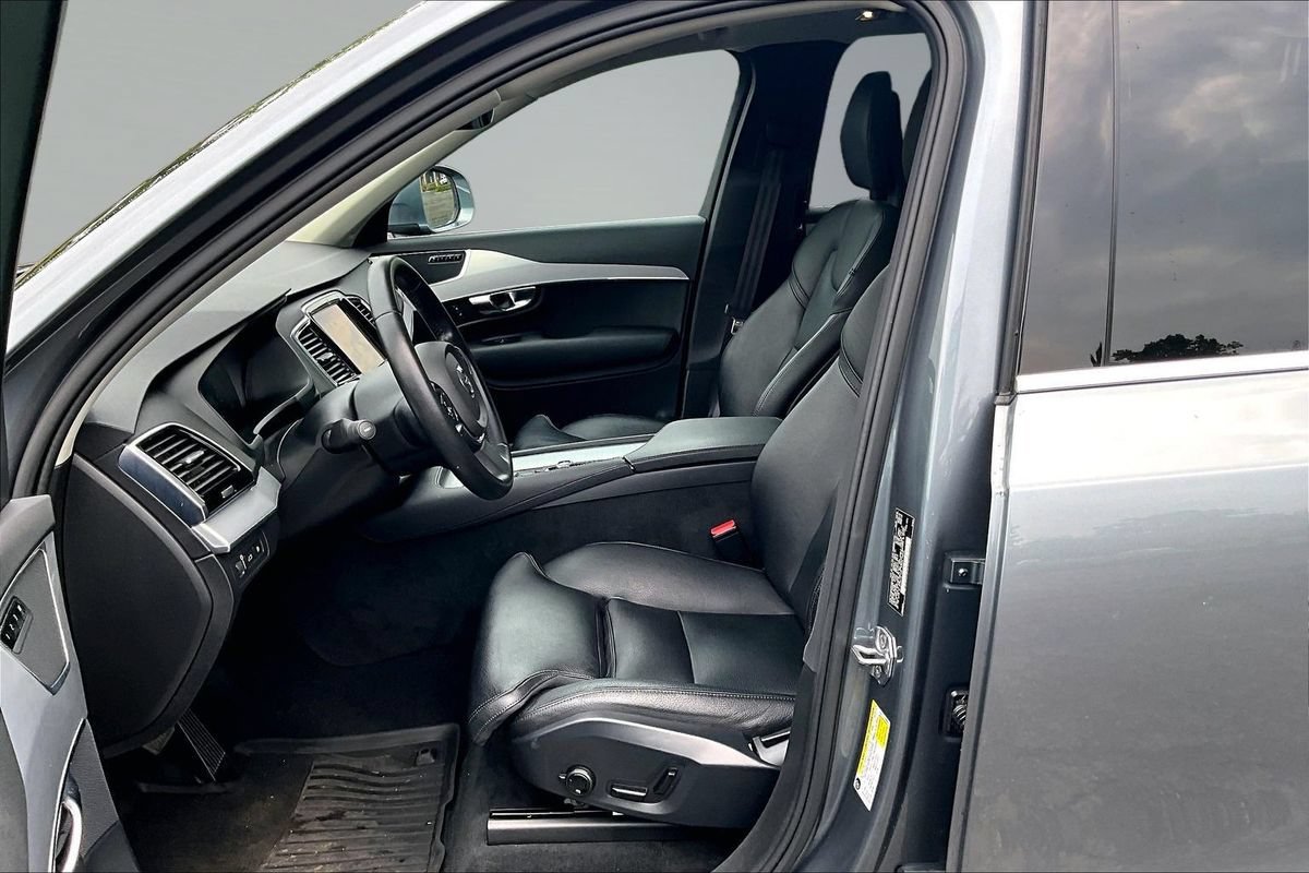 Used 2016 Volvo XC90 T8 Momentum w/ Vision Package AWD/4WD image 10