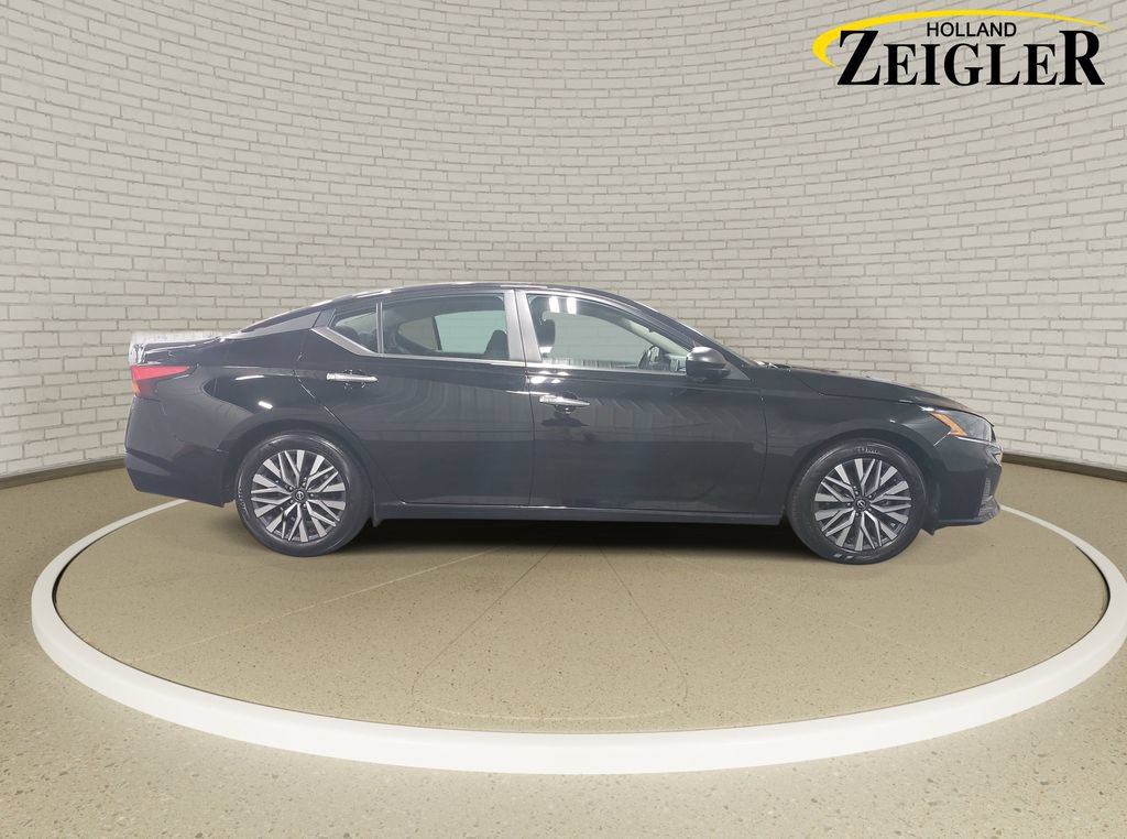 Certified 2025 Nissan Altima 2.5 SV FWD image 4