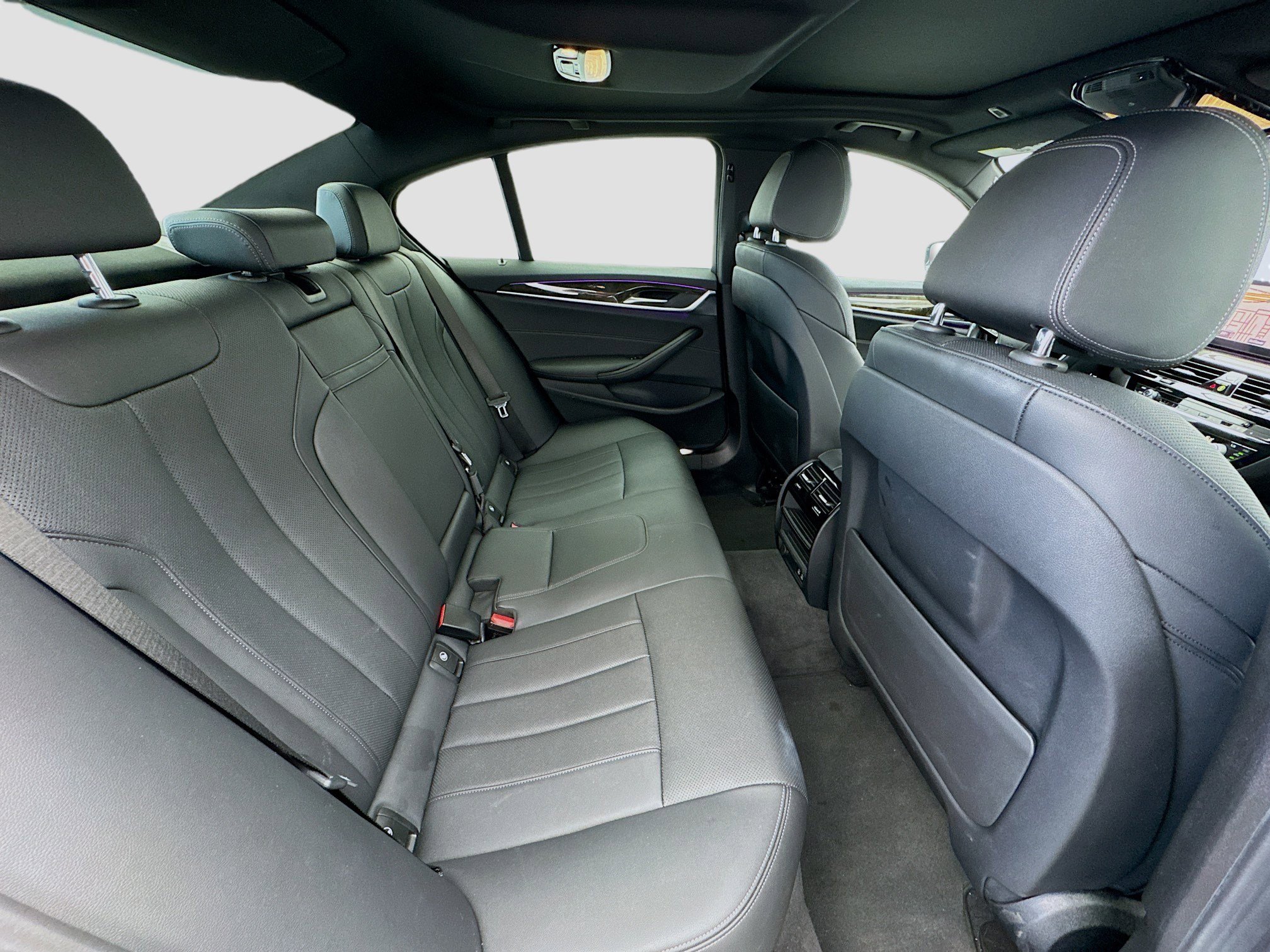 Used 2021 BMW 530i w/ Convenience Package image 19