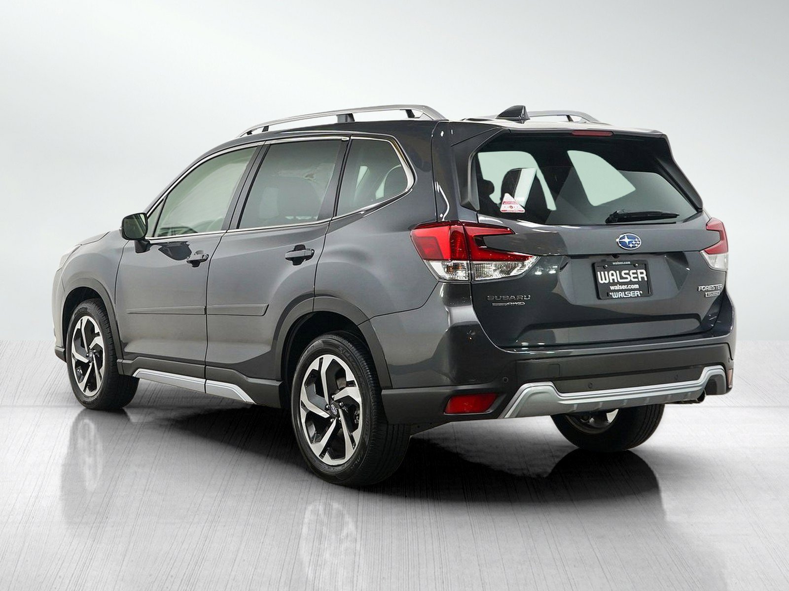 Used 2023 Subaru Forester Touring AWD/4WD image 3
