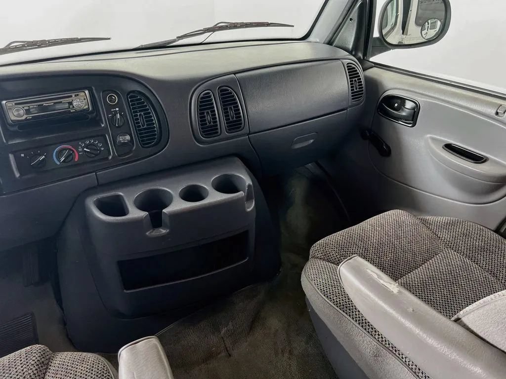 Used 2000 Dodge B3500 RWD image 19