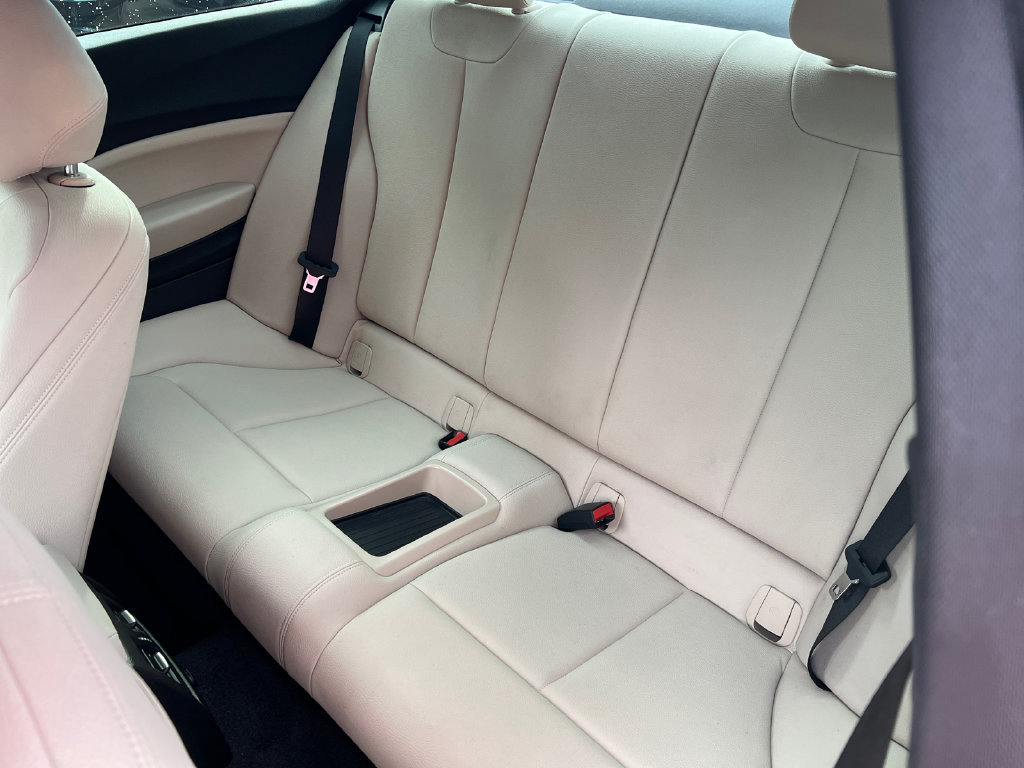 Used 2020 BMW 230i Coupe w/ Convenience Package RWD image 17