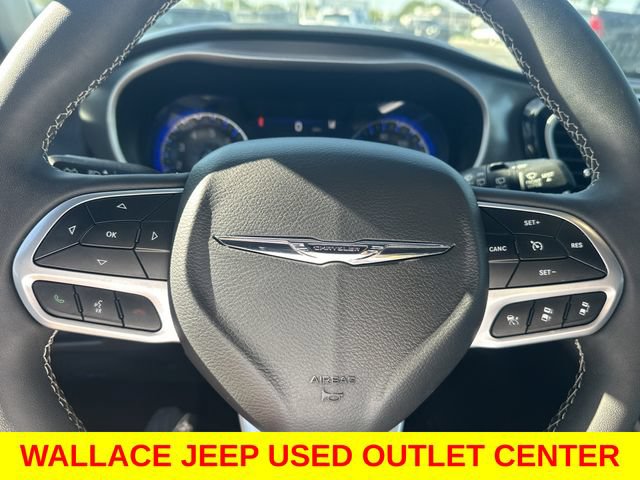 Used 2025 Chrysler Pacifica Select FWD image 22
